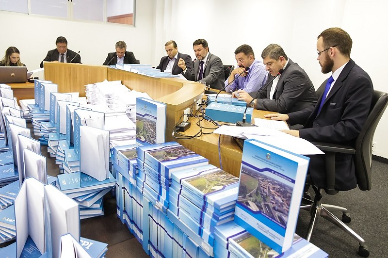 Entrega do relatório da CPI das Obras da Copa