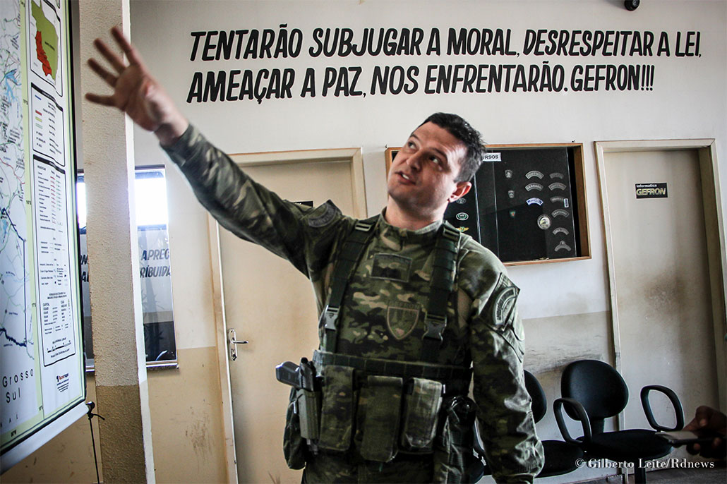 Na fronteira