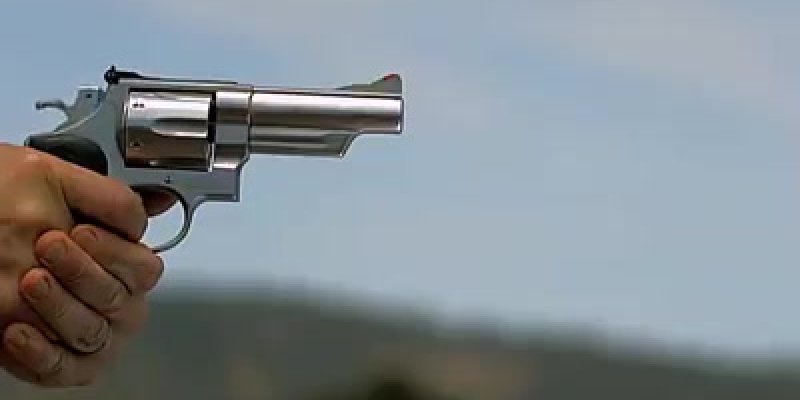 Tiro arma rev&iuml;&iquest;&frac12;lver tiros