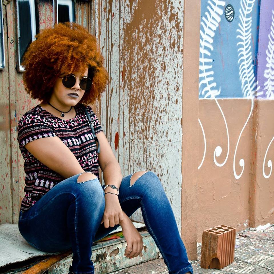 Tran&iuml;&iquest;&frac12;as e cachos - Rafaela Alves assume cabelo crespo e gosta muito de ver as pessoas felizes se assumindo 