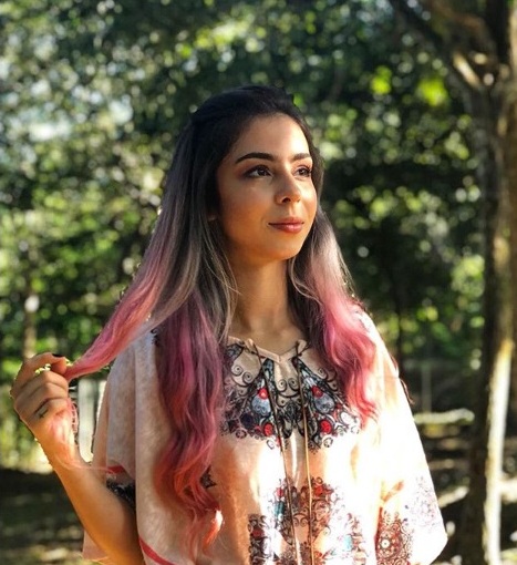 Deu na Telha Brech� modelo Giulia Costa