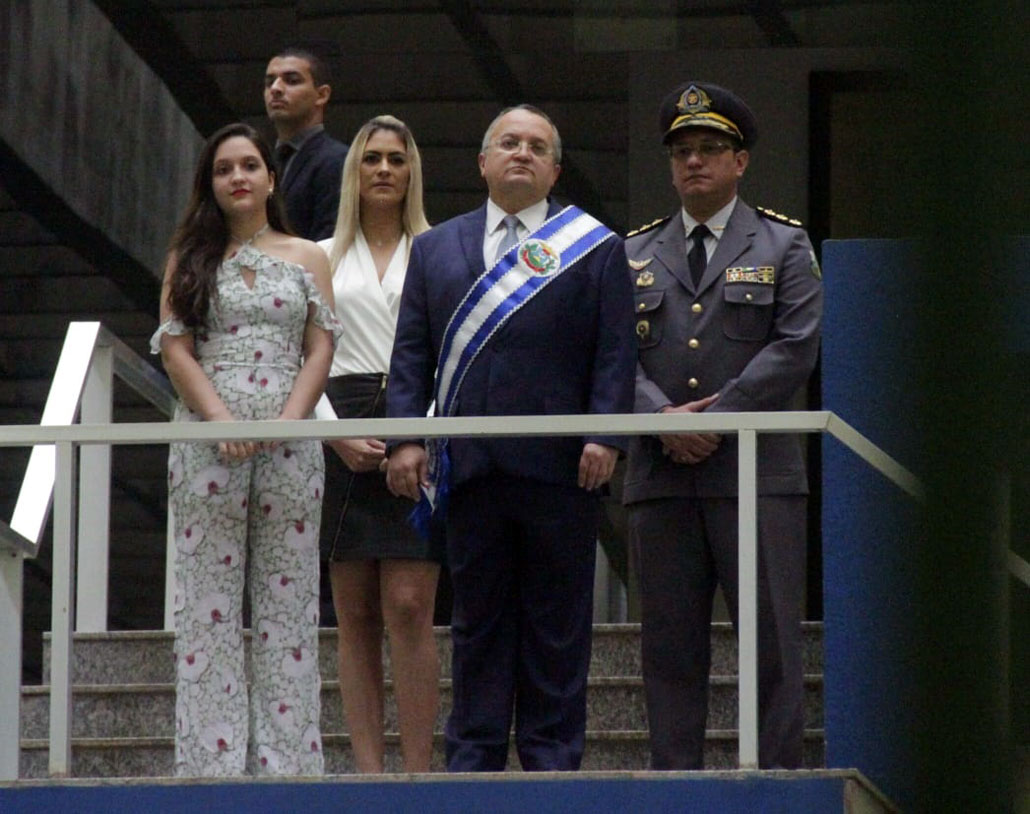 Pedro Taques e Renata Taques faixa