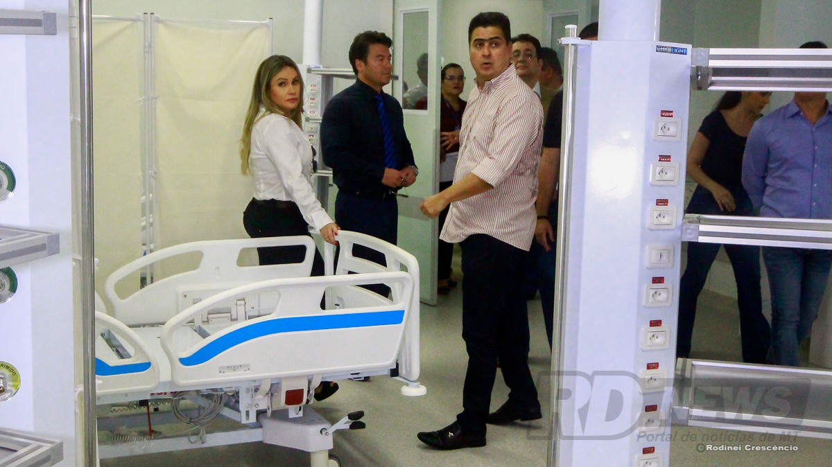 Celia Vidotti e Emanuel Pinheiro vistoriam HMC