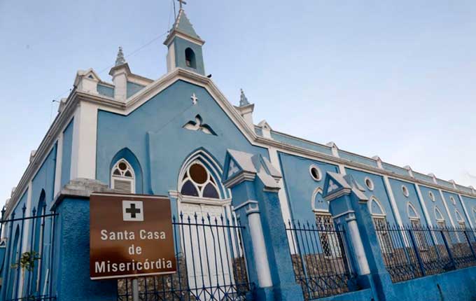 santa casa fachada 680