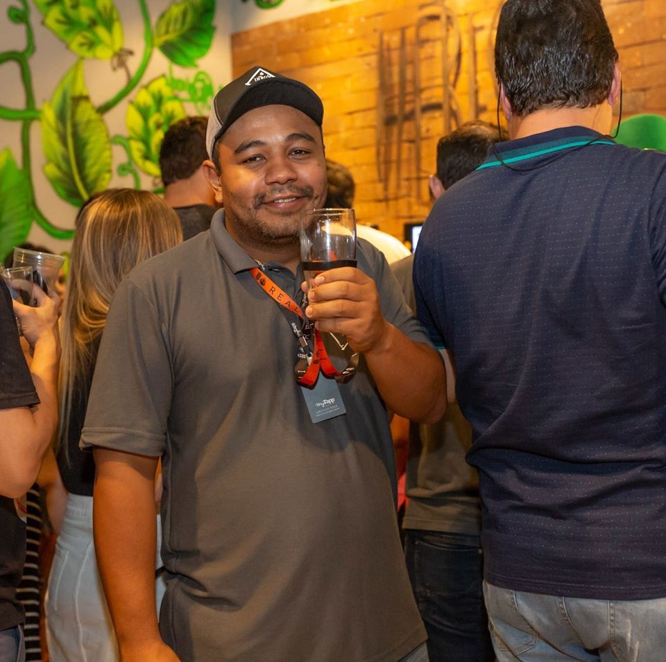 Marcelo Xavier � um dos mestres cervejeiros da Heresia
