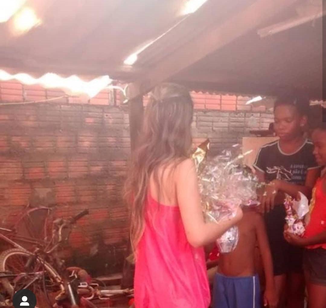 crian&ccedil;a feliz
