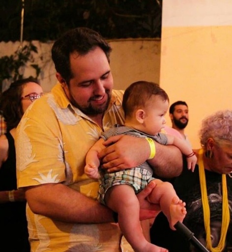 Durante o dia � poss�vel perceber crian�as e idosos nas baladinhas