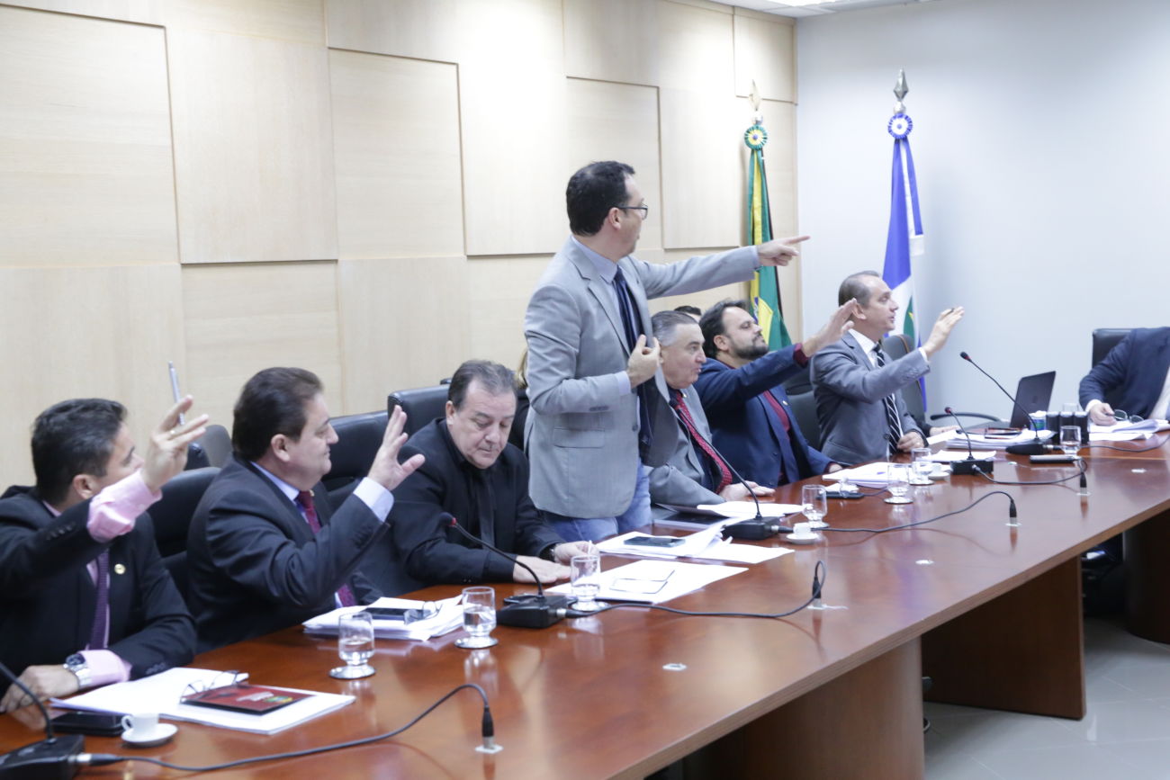 Deputados votam emendas do projeto no Col&eacute;gio de L&iacute;deres