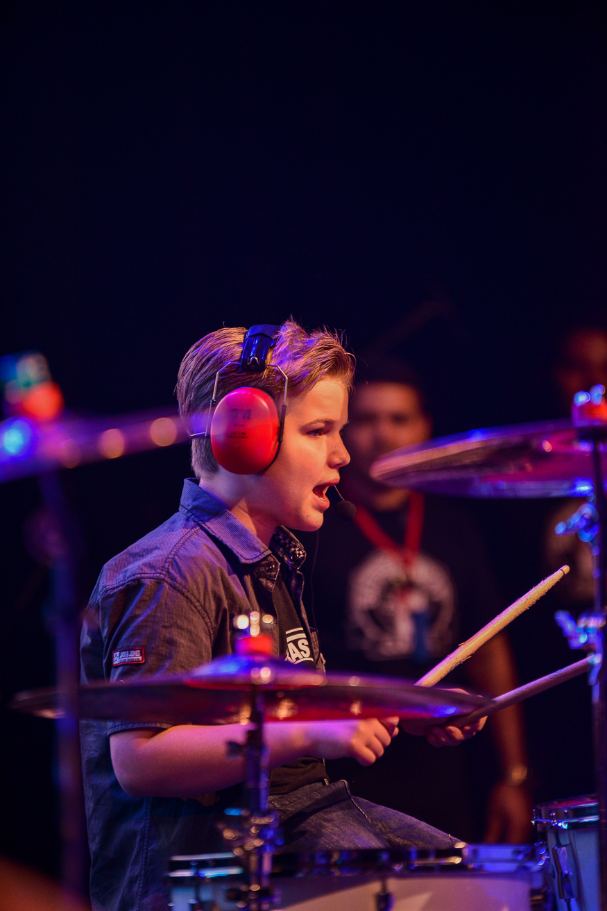 Davi se apresenta no Rock Fest e emociona equipe de Bateras Beat e familiares