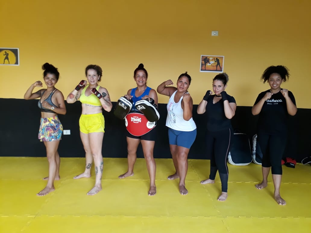 Mulheres treinadas por Inal&iuml;&iquest;&frac12;ia mostram satisfa&iuml;&iquest;&frac12;&iuml;&iquest;&frac12;o em aprender defesa pessoal