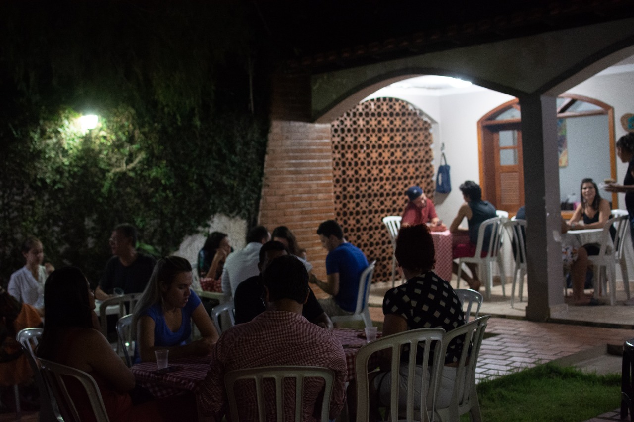 Jardim &iuml;&iquest;&frac12; grande e aconchegante, fam&iuml;&iquest;&frac12;lia trata todos com carinho