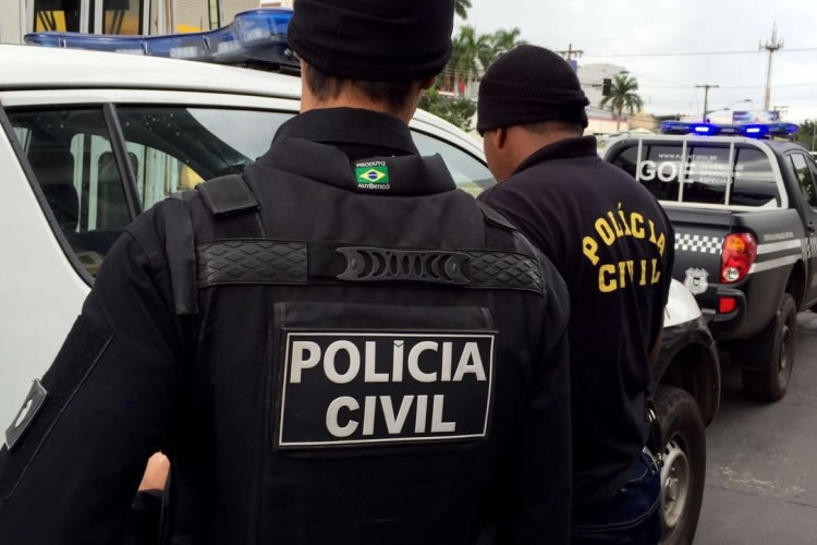 Pol�cia Civil - viatura - policiais