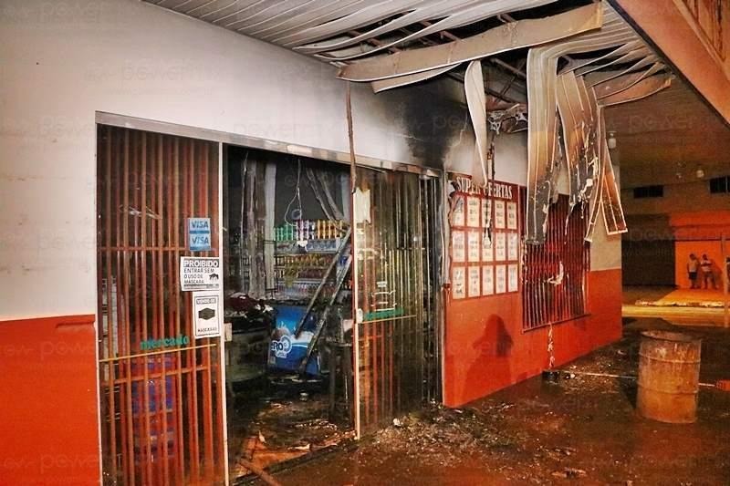 inc�ndio em supermercado em nova mutum