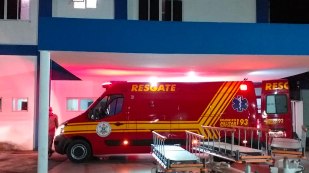 viatura-bombeiros-em-frente-hospital-regional-de-sinop