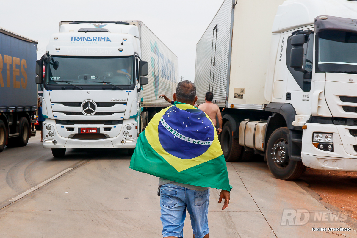 Protesto dos caminhoneiros - BR-364 - Cuiab� - pr�-Bolsonaro
