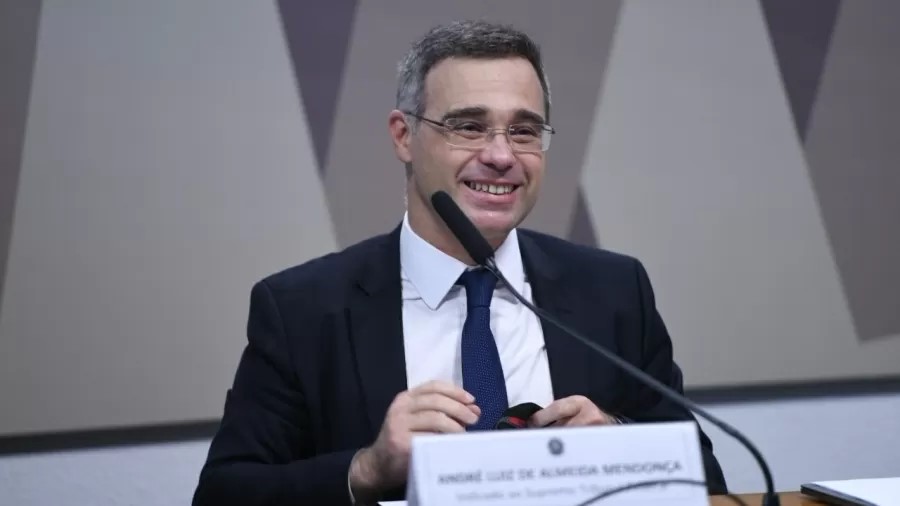 Andr� Mendon�a novo ministro do STF