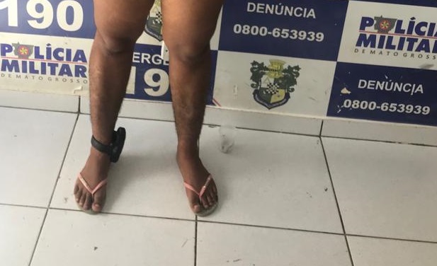 mulher tornozeleira 
