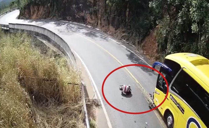 Motoqueiro - port�o do Inferno - acidente