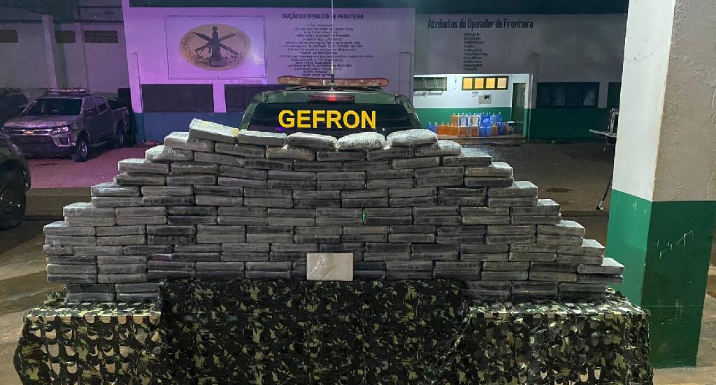 4 MILH&iuml;&iquest;&frac12;ES EM COCA&iuml;&iquest;&frac12;NA