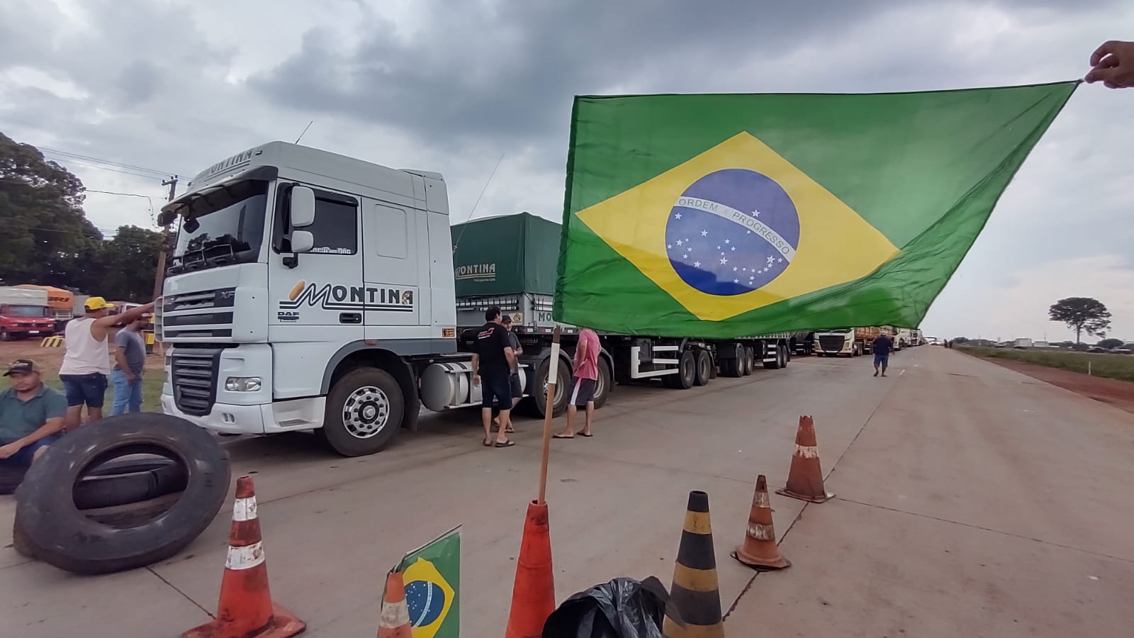 BR 163 DISTRITO INDUSTRIAL CUIAB&iuml;&iquest;&frac12; BLOQUEIO