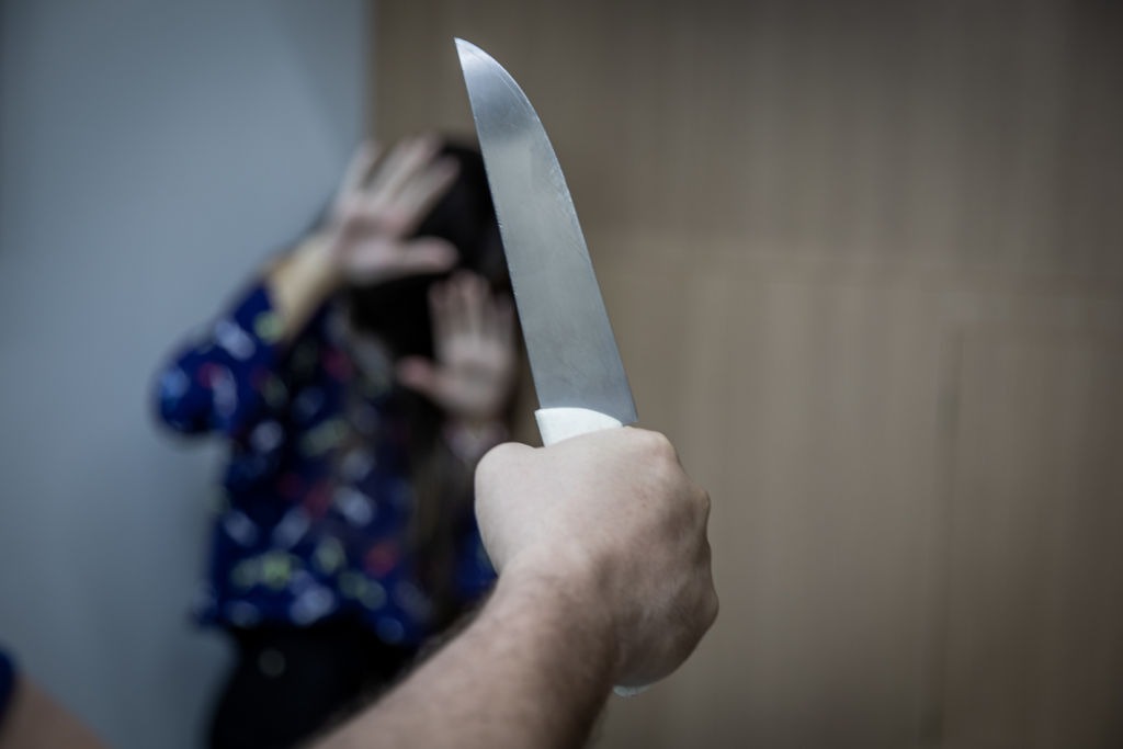 Faca mulher crime - canarana