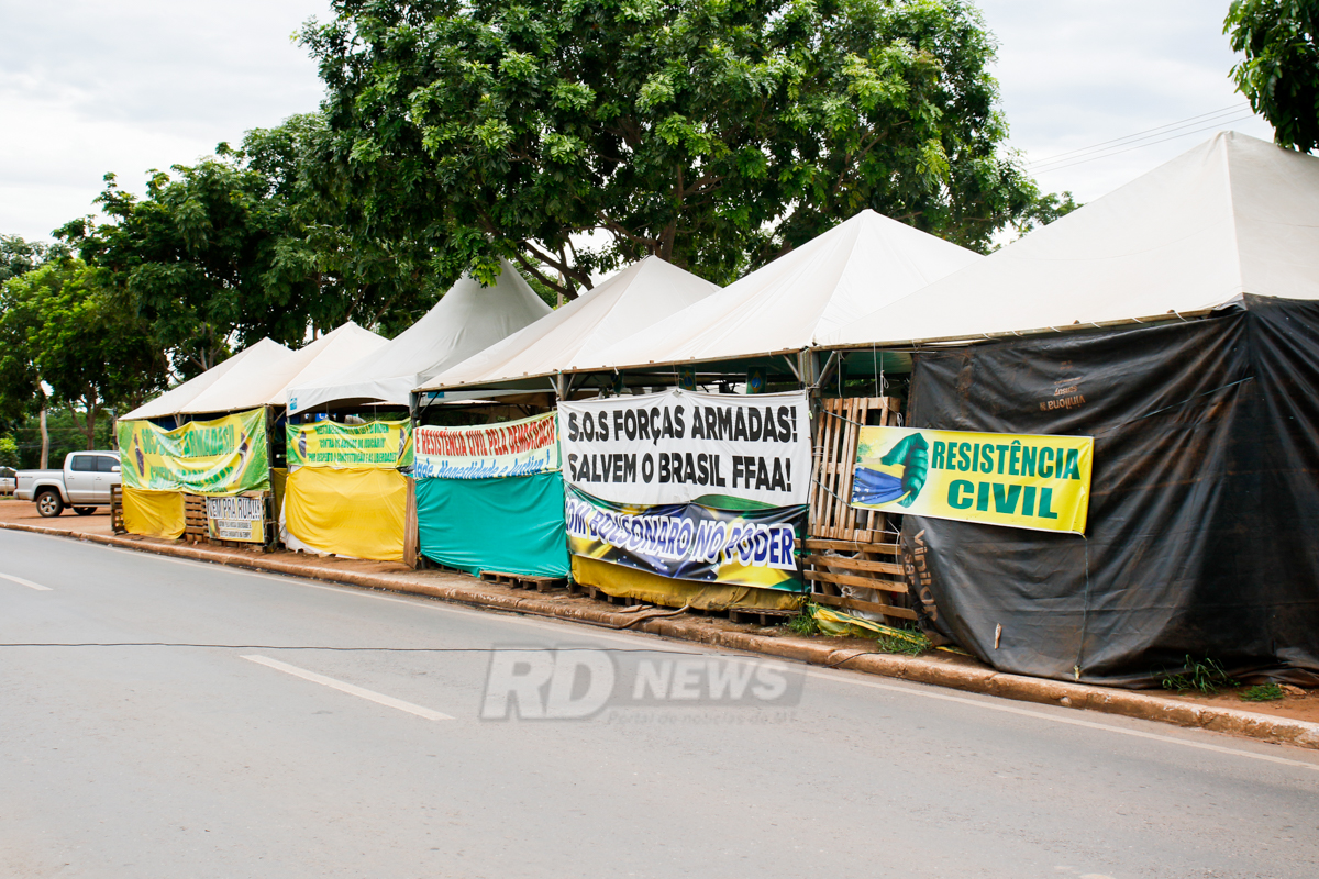 Ap�s posse de Lula, bolsonaristas mant�m acampamento na avenida do CPA