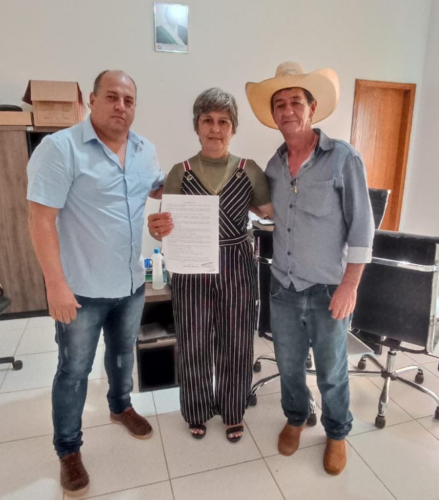 Prefeita Carlinda renuncia