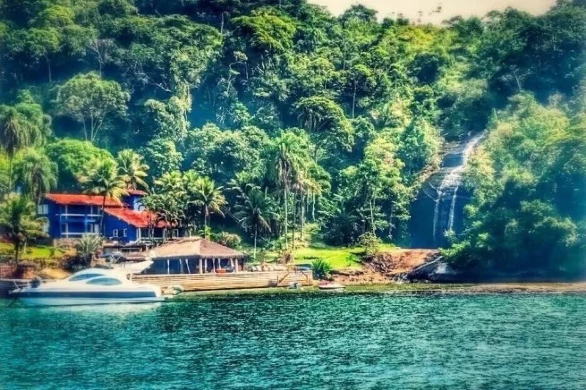 Angra dos Rei - mansão do jogador de Richarlison