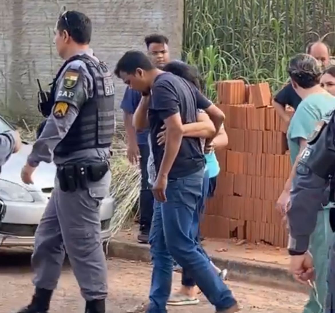 Ref�m � liberado sem ferimentos em VG