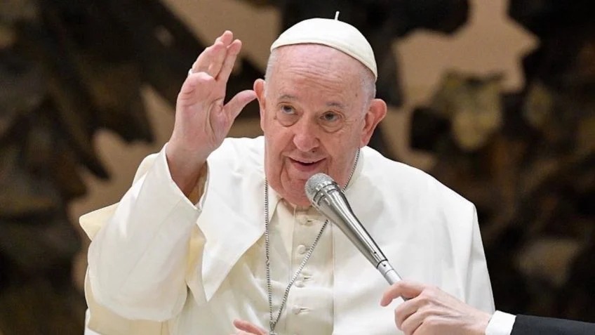 Papa Francisco --- cirurgia