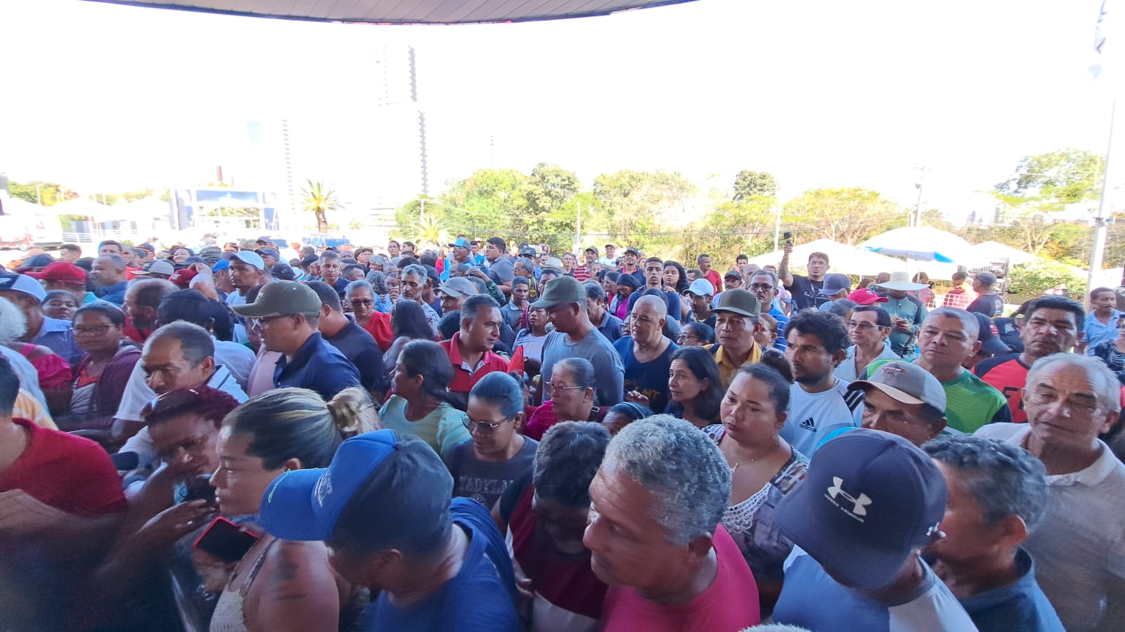 pescadores chegam a assembleia para pressionar deputados contra PL (8)