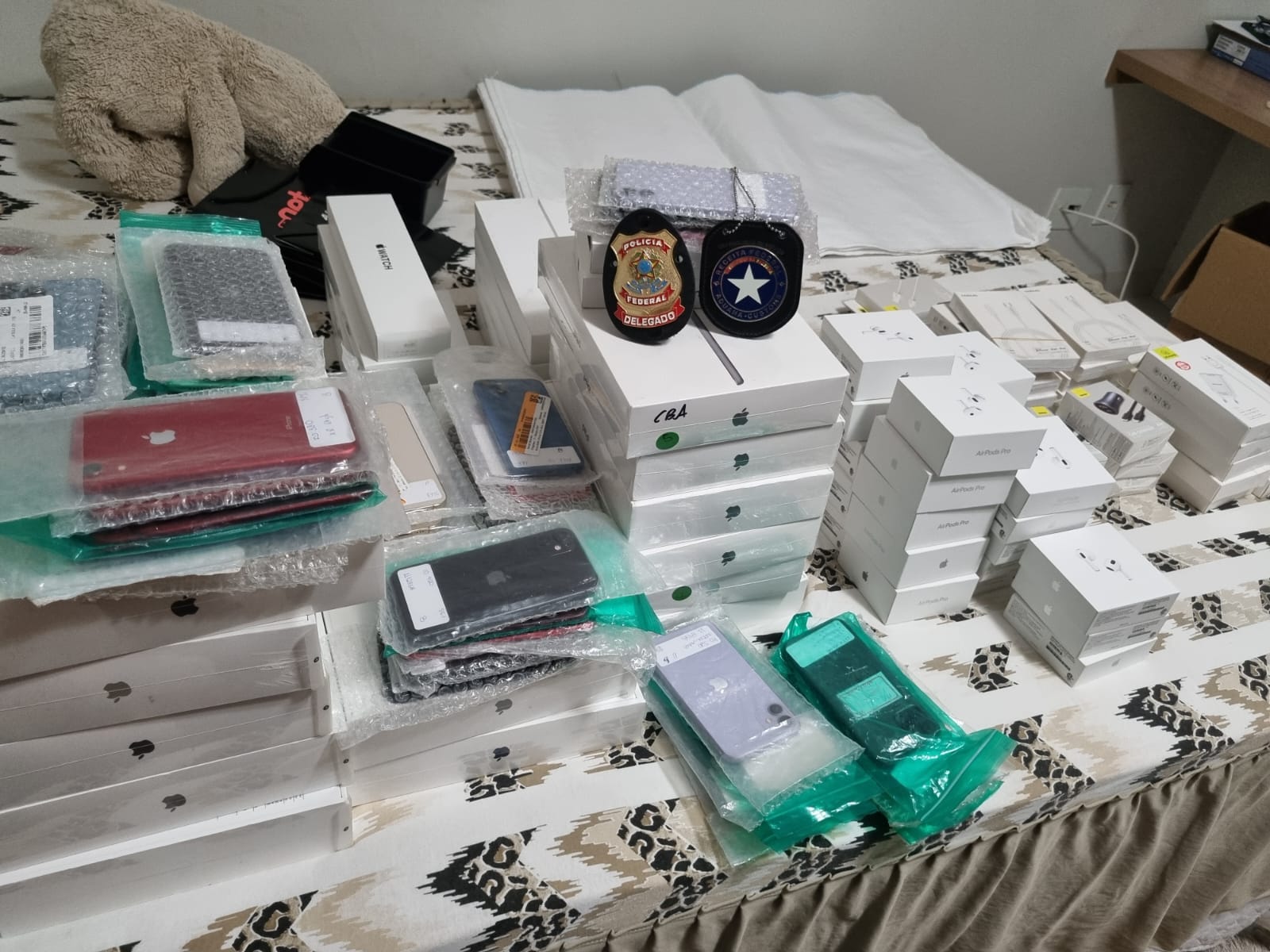 apreens�o celulares iphones operacao pf