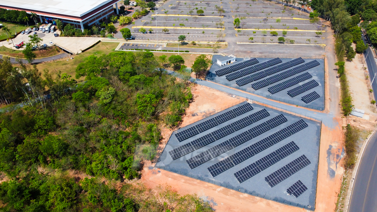 Energia solar - placas solares - Centro de Eventos do Pantanal