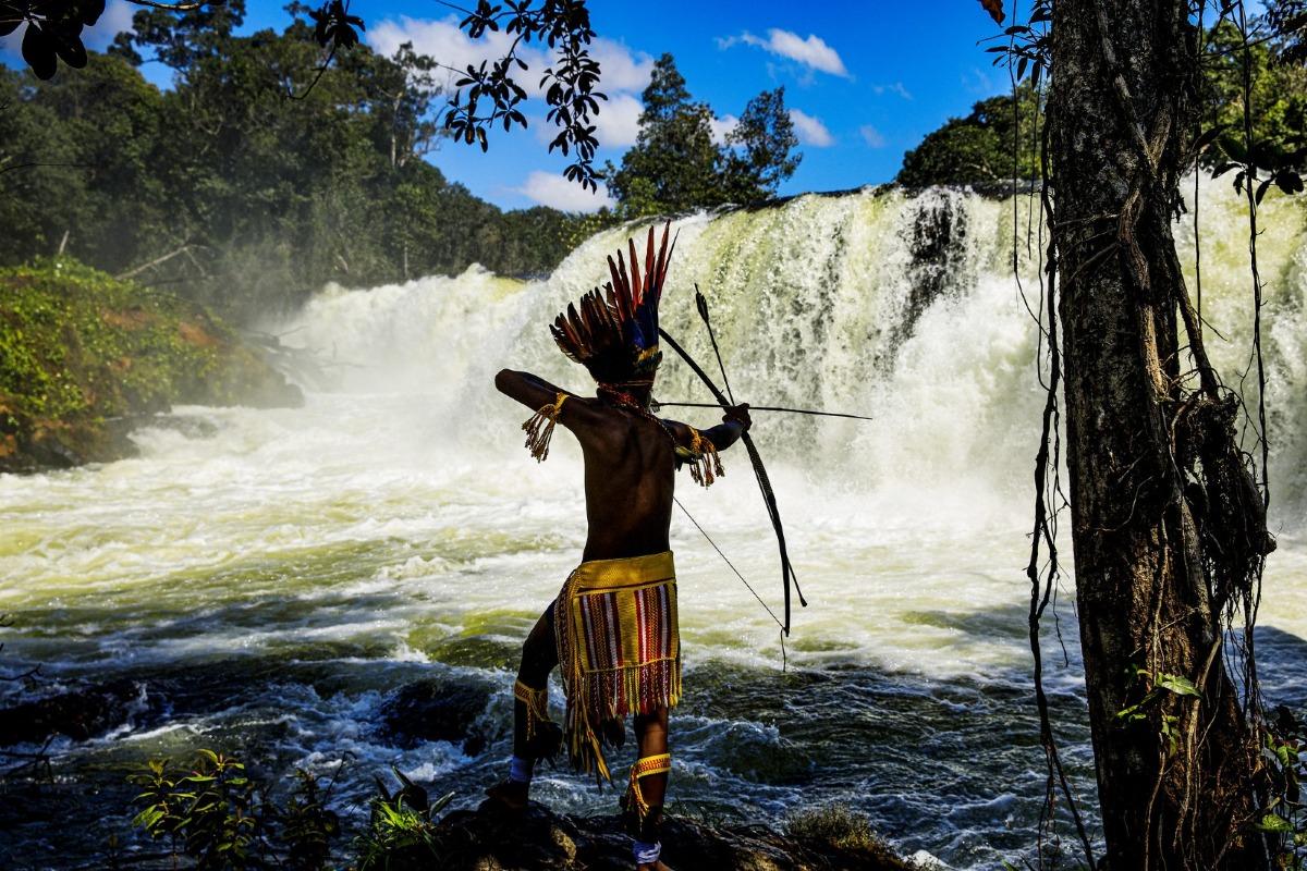 Indígena - turismo - cachoeira etnoturismo