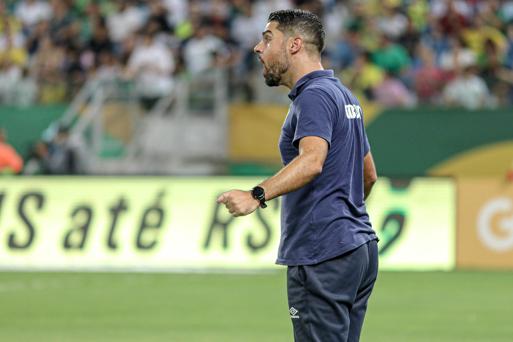 Ant�nio Oliveira