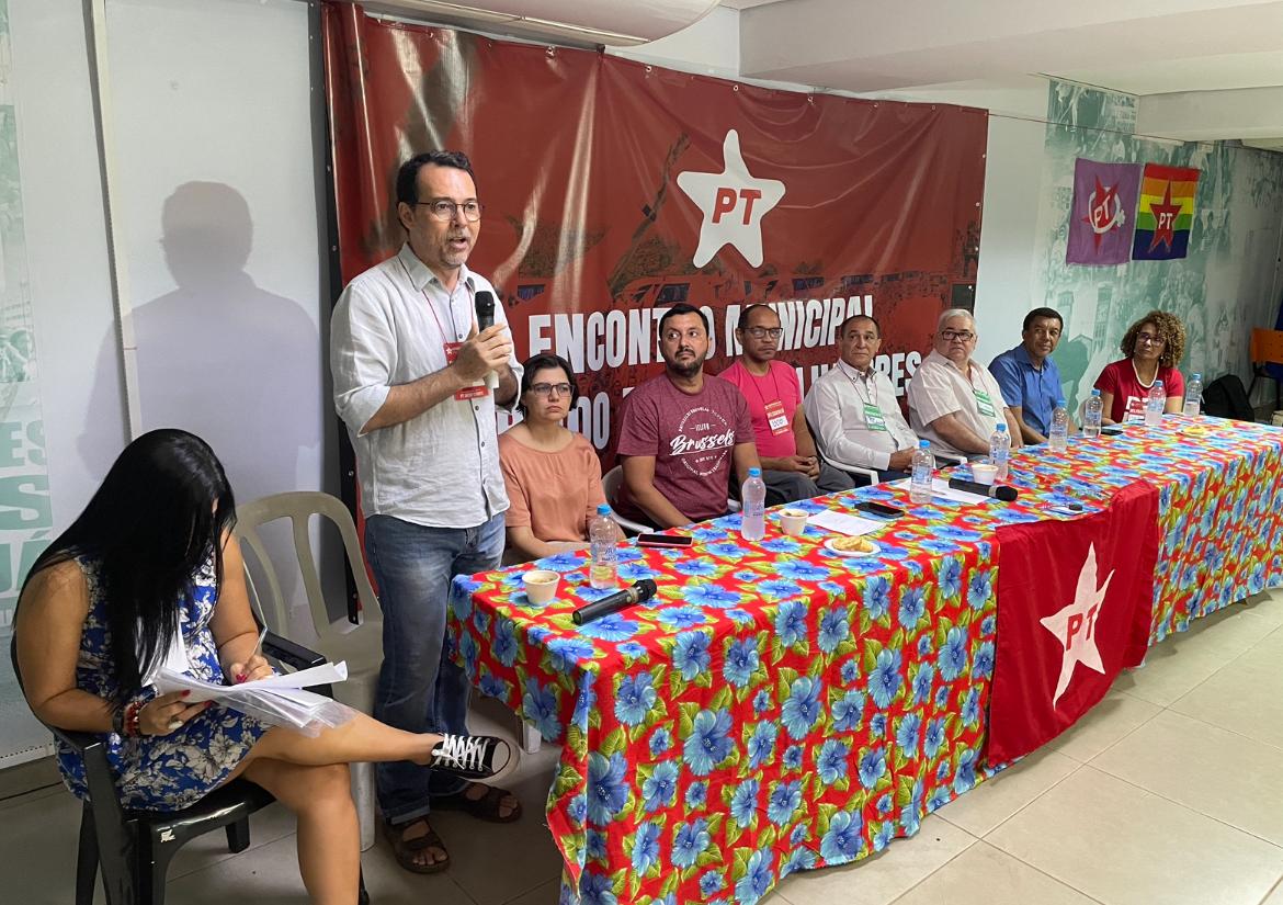 L�dio Cabral eleito pr�-candidato do PT