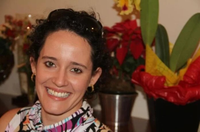 empres�ria mineira e farmac�utica, Maria Angelica Caixeta Gontijo