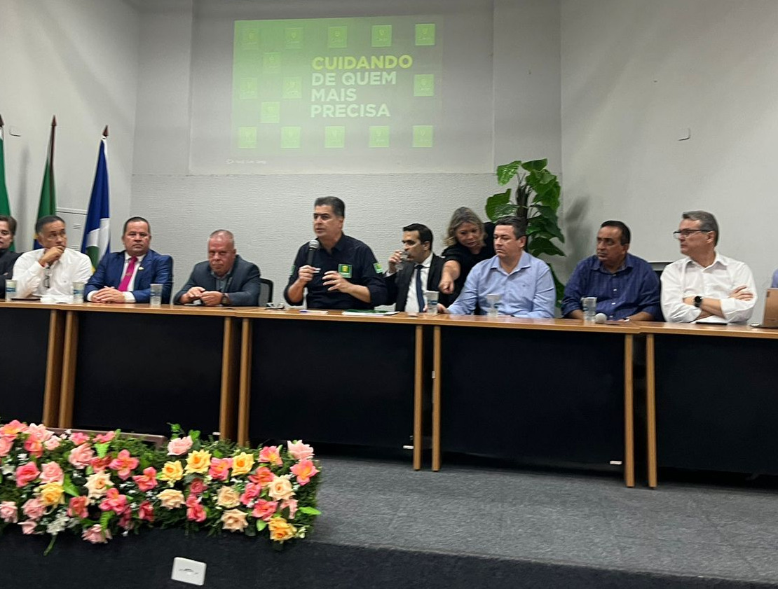 Emanuel Pinheiro sa�de coletiva Cuiab�