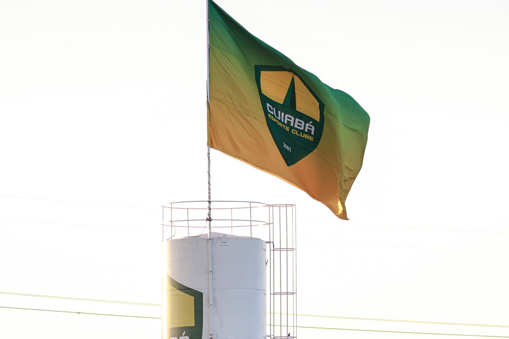 Bandeira - emblema Cuiab� ec