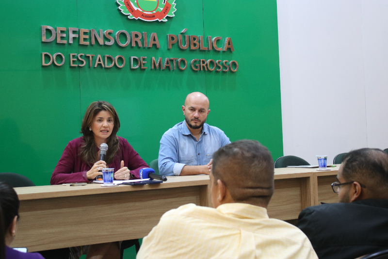 Defensora Luziane coletiva