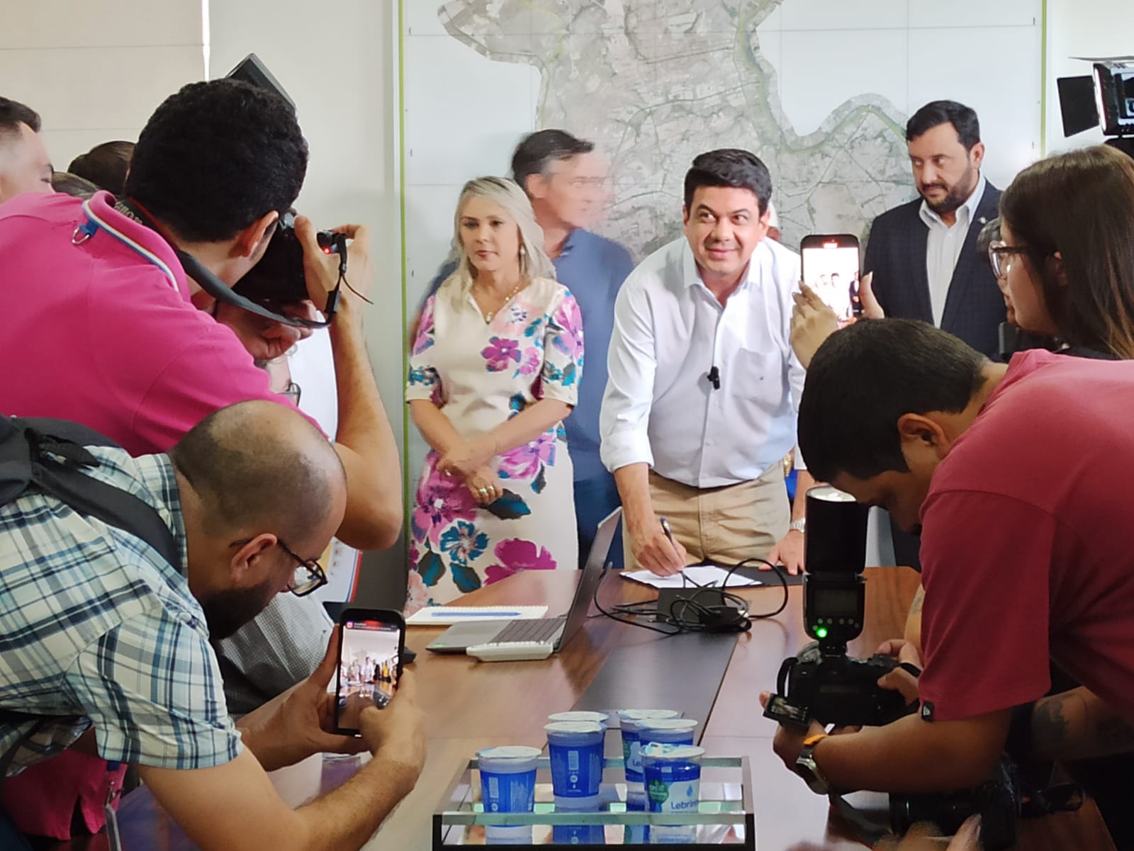 Kalil Baracat assina autoriza��o de licita��o de Rodovi�ria de VG