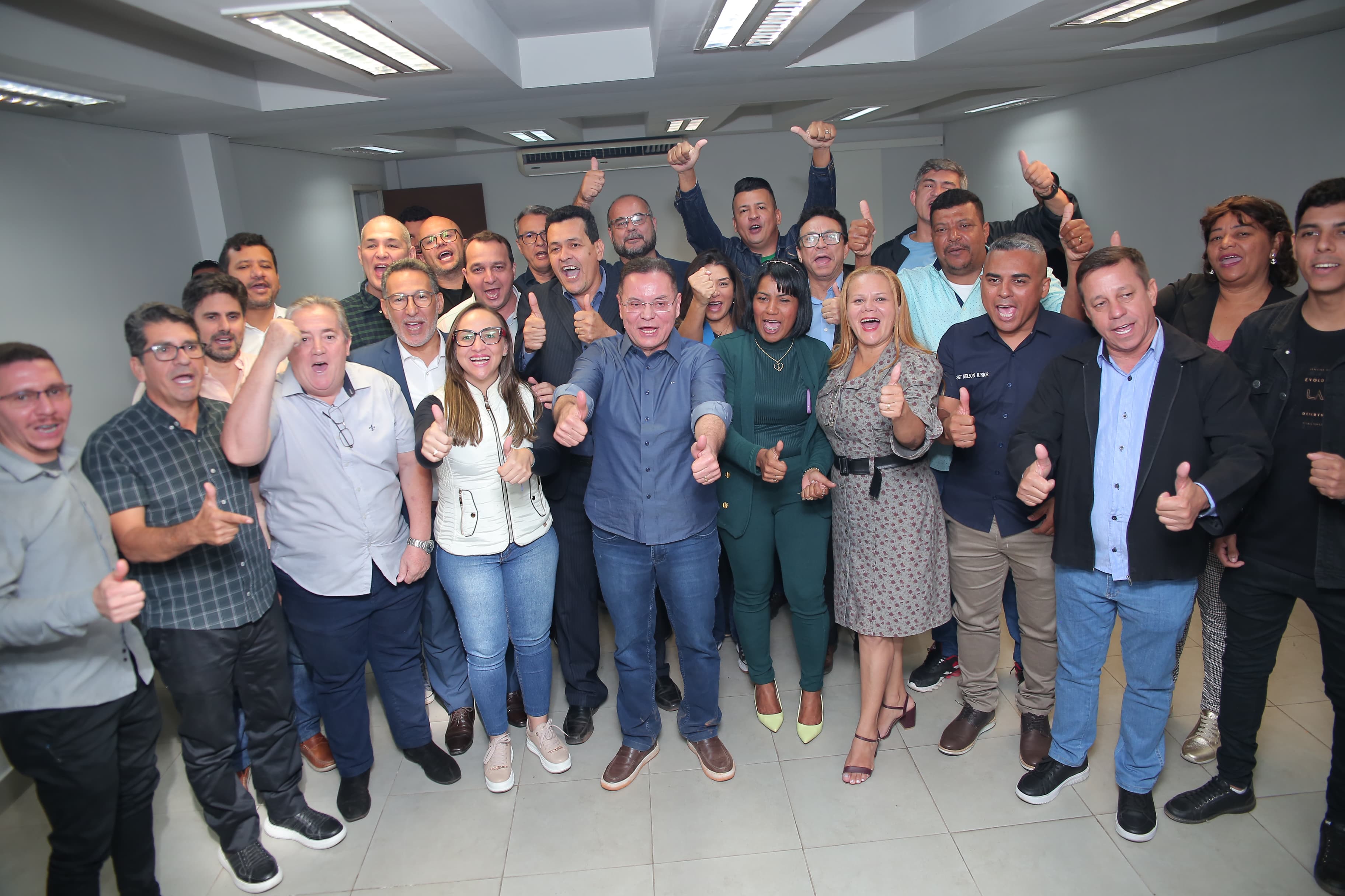 Podemos oficializa apoio a Botelho