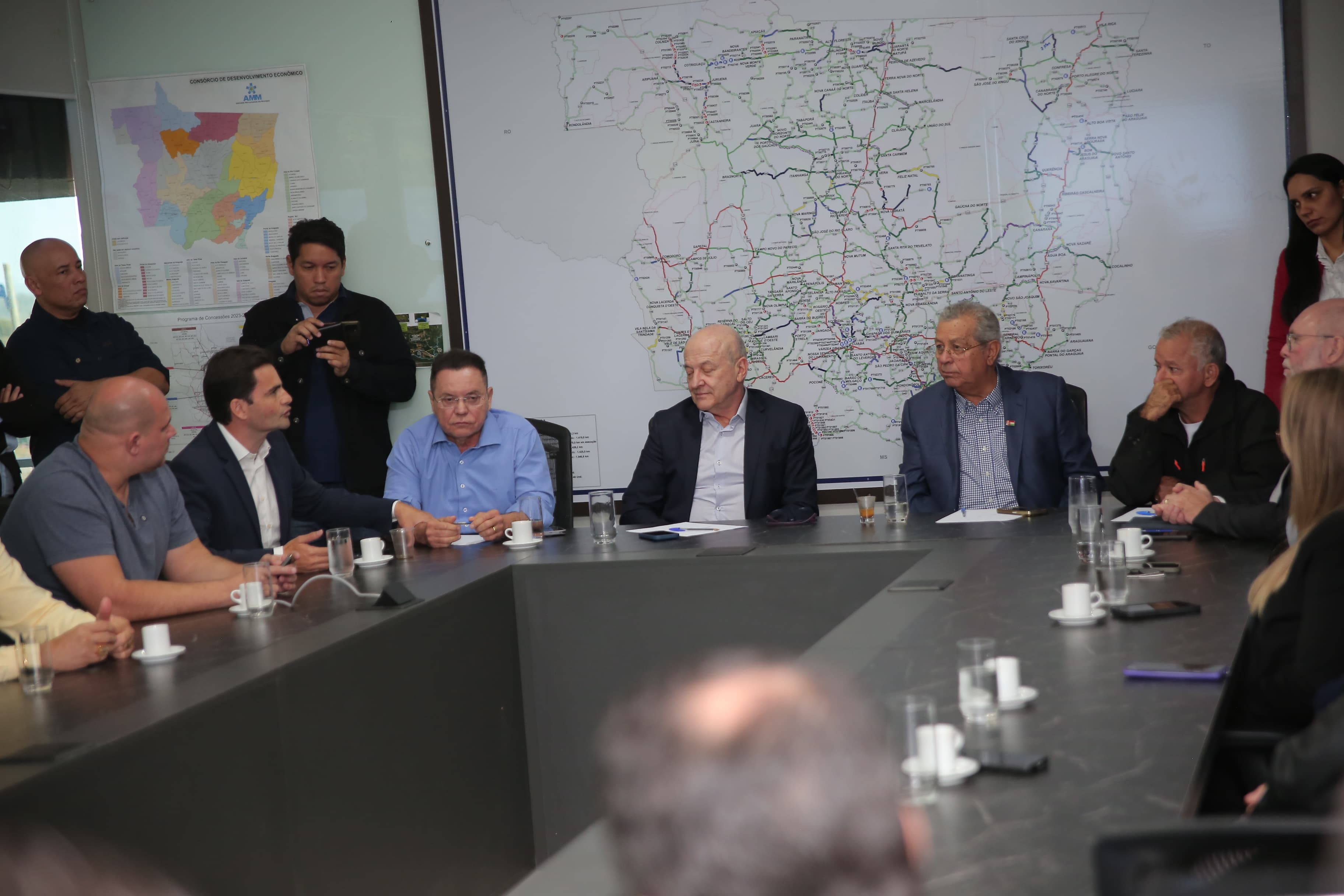 Reuni&atilde;o Shopping Popular governo