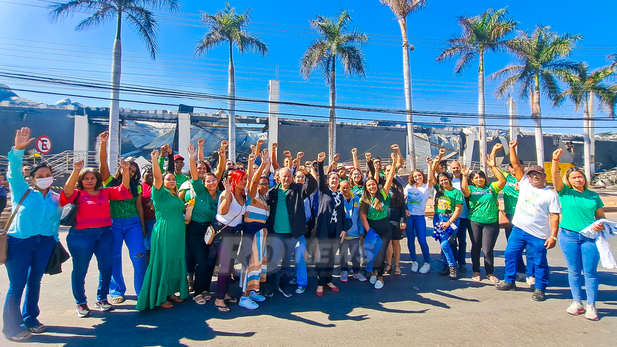 Abra�o dos lojistas do Shopping Popular