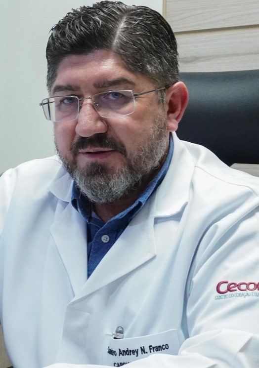 Sandro Franco � m�dico cardiologista e intensivista do Hospital S�o Mateus de Cuiab�