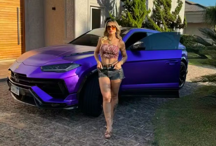 Deolane Bezerra