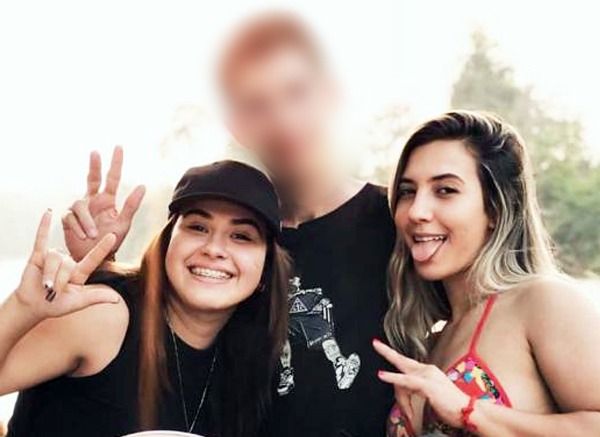 irm�s Rayane e Rithiele Alves em Porto Esperidi�o