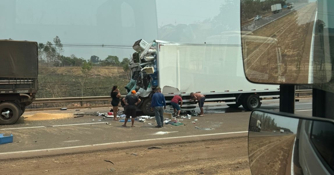 Acidente, BR-163, caminhoneiro, morre