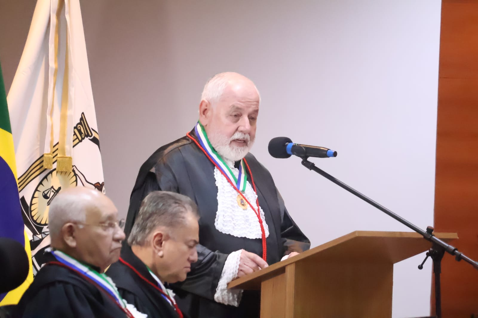 Jos� Zuquim Nogueira