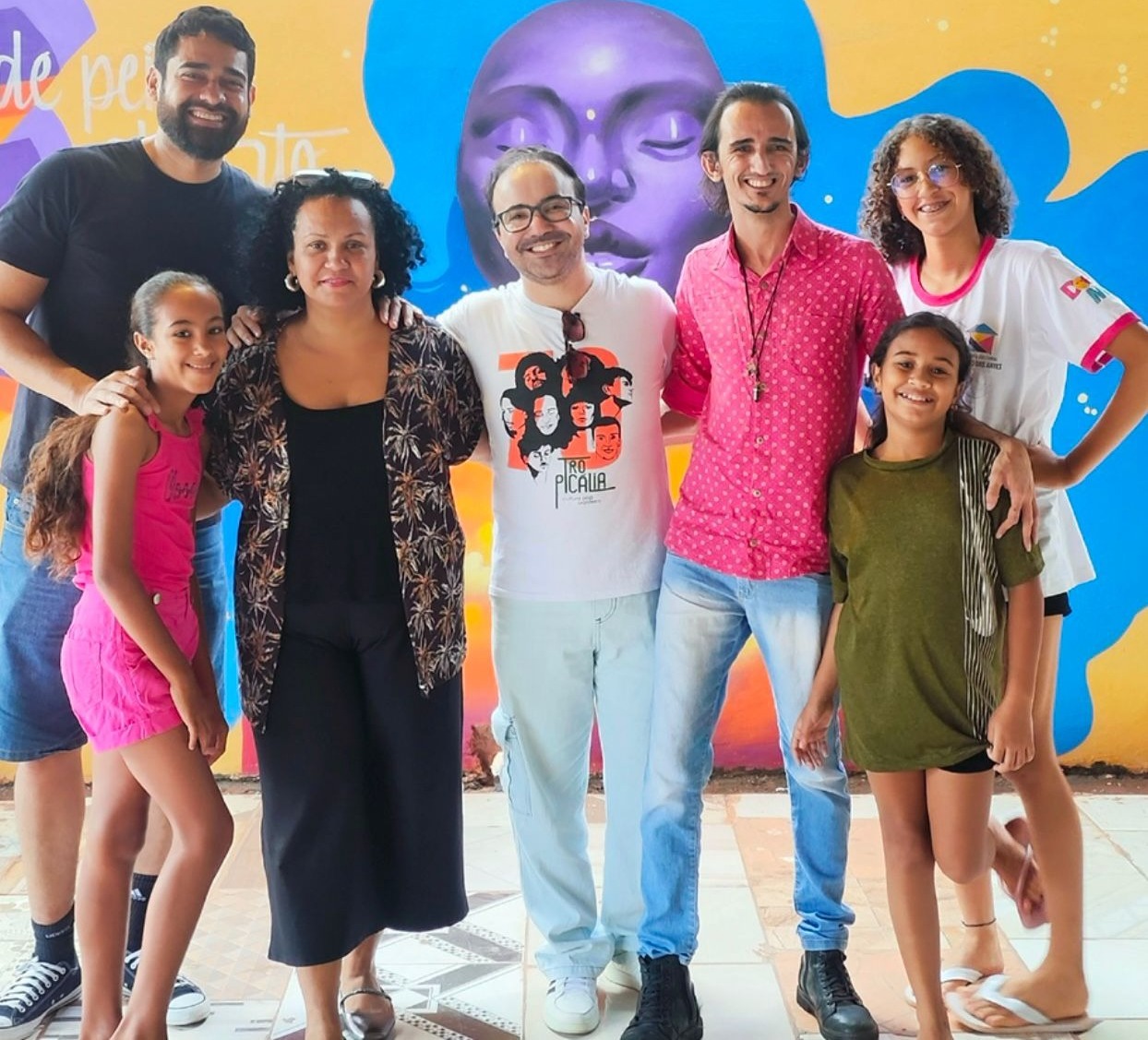 Artistas cuiabanos ensinam t&iuml;&iquest;&frac12;cnicas de humor na internet para jovens de comunidades carentes